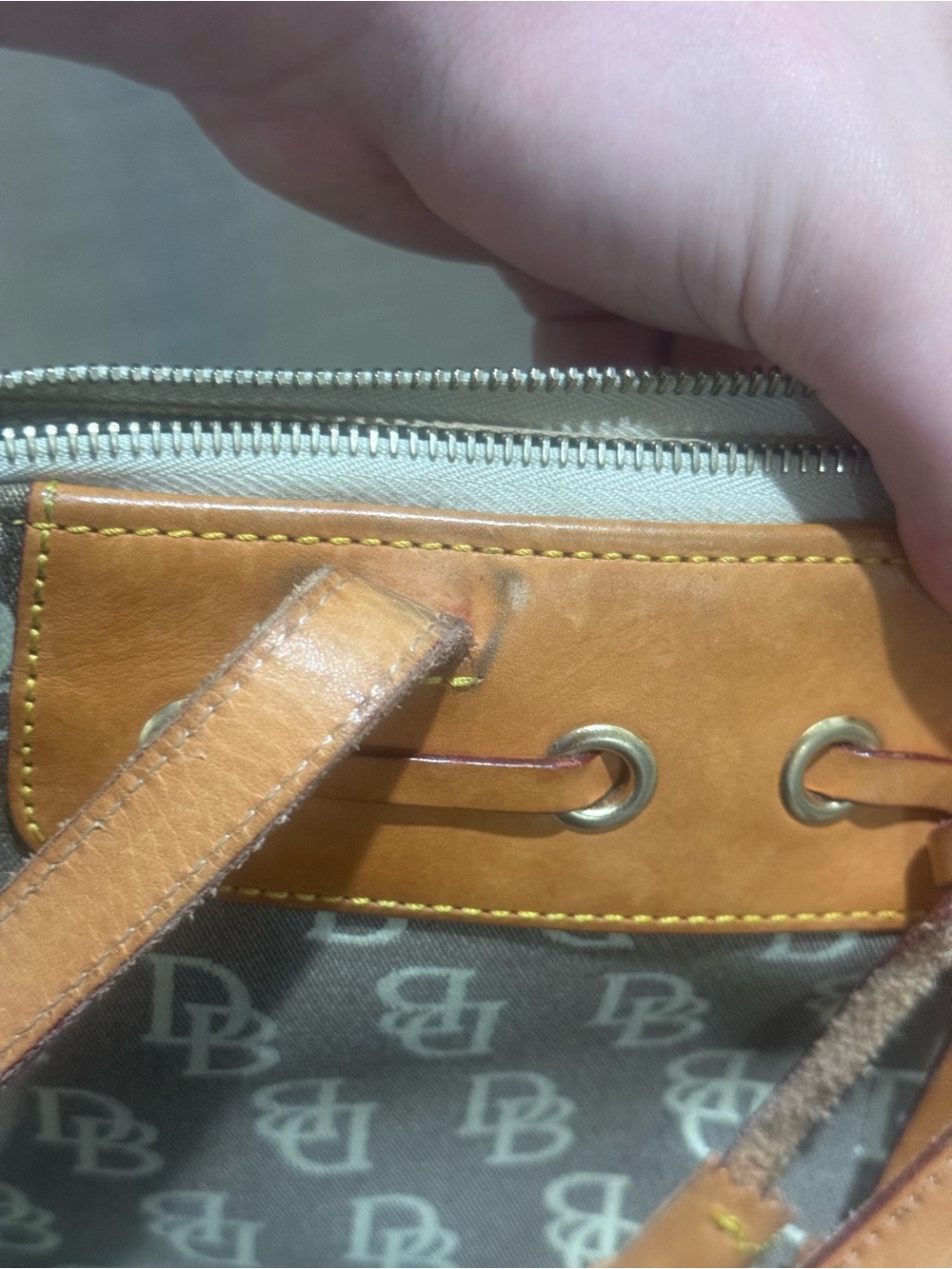 Vintage Dooney and Bourke USED tote bag - Picture 16 of 16